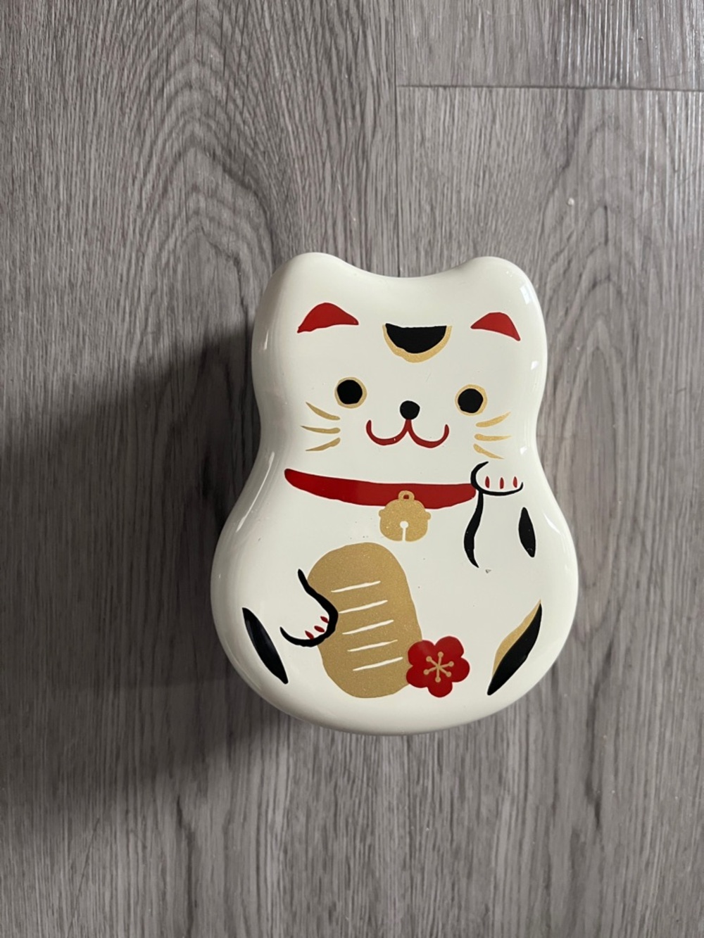 White Lucky Cat Treat Tin with Red & Gold Accents from japan ❤️